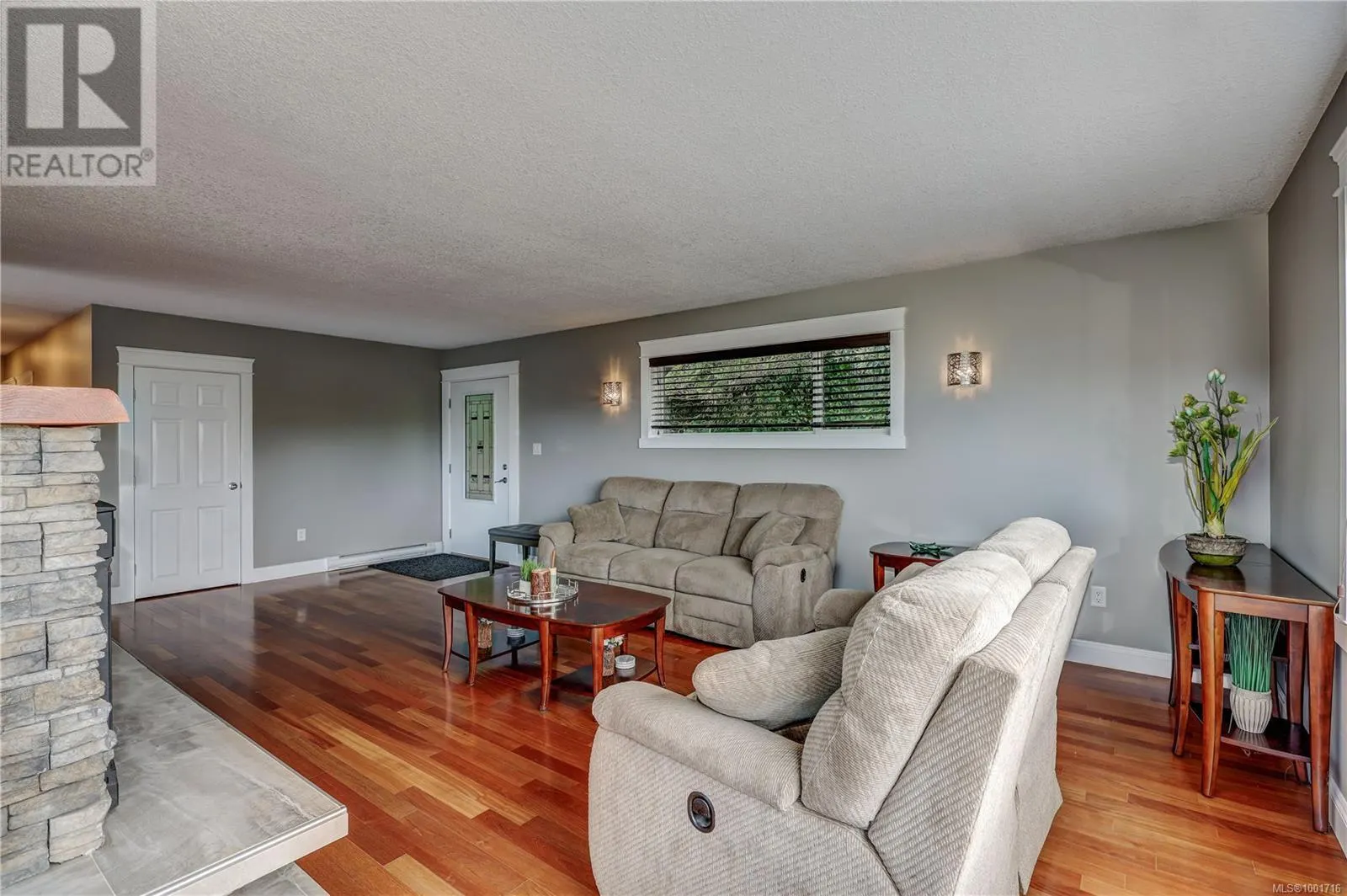 985 Malaspina Cres