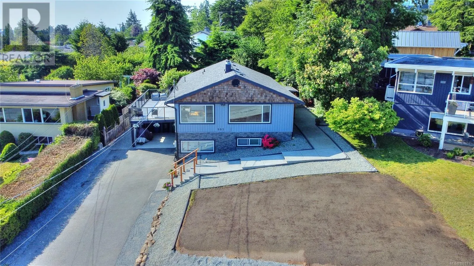 985 Malaspina Cres