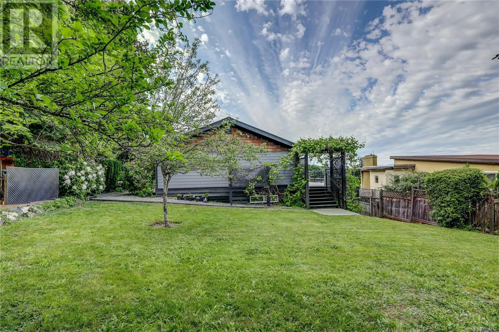985 Malaspina Cres
