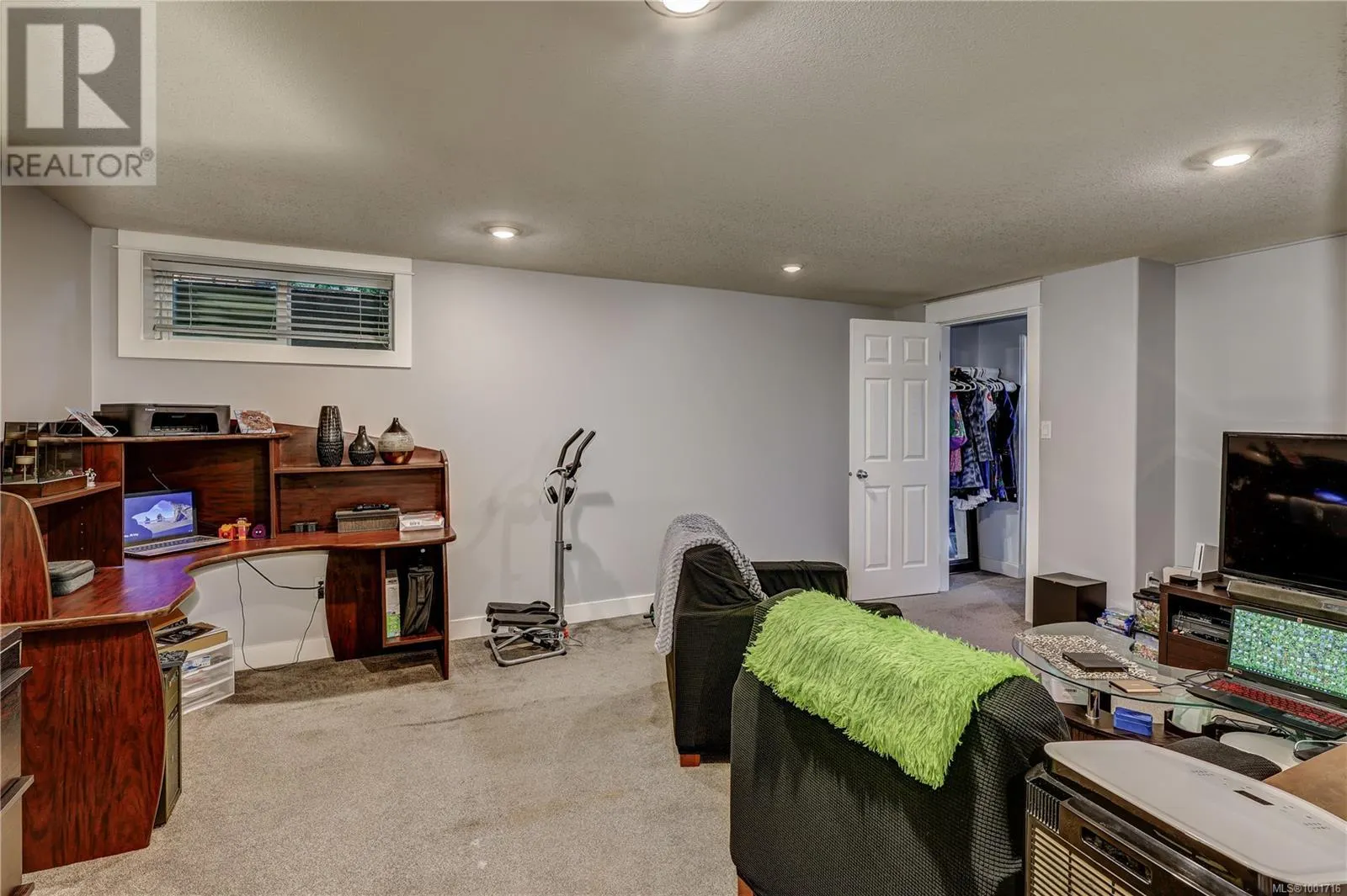 985 Malaspina Cres
