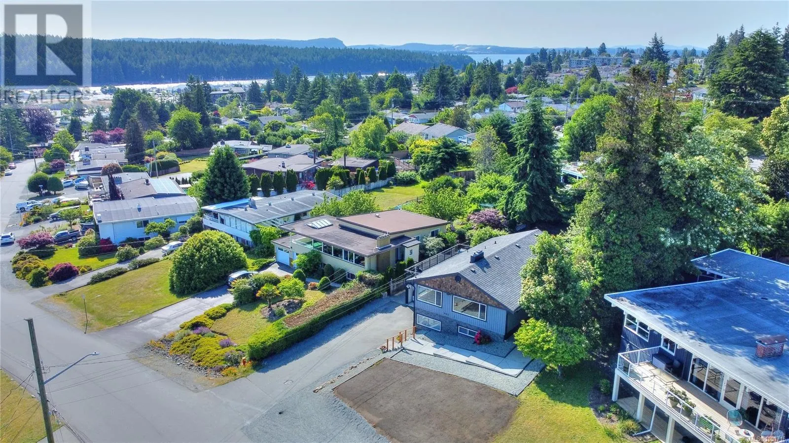 985 Malaspina Cres