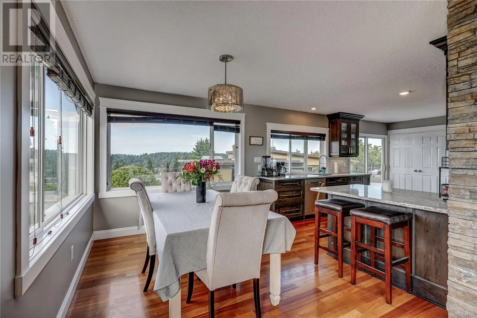 985 Malaspina Cres