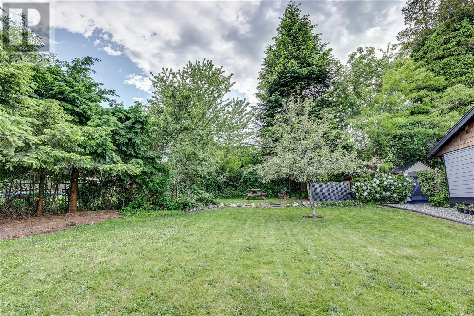 985 Malaspina Cres