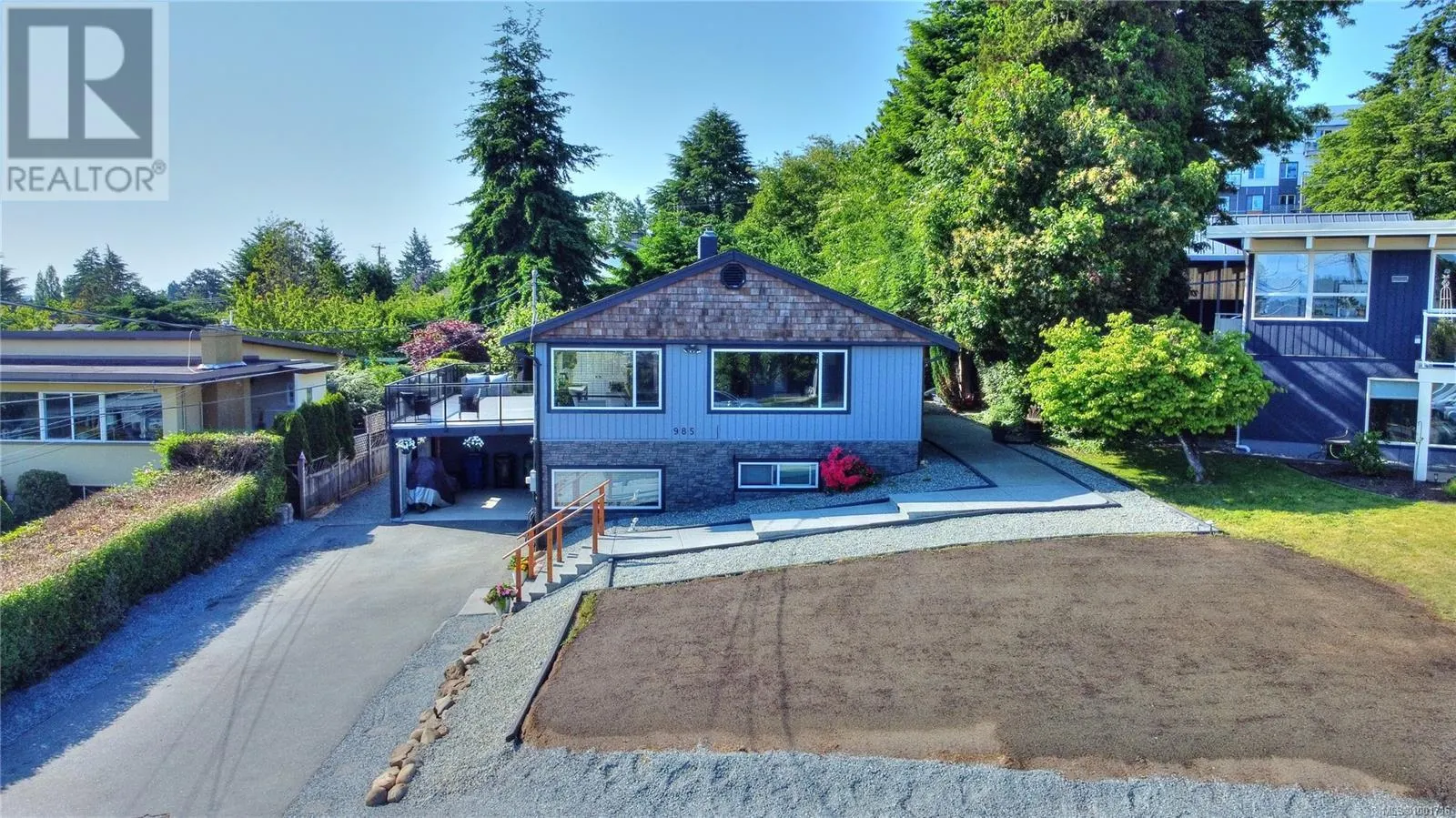 985 Malaspina Cres