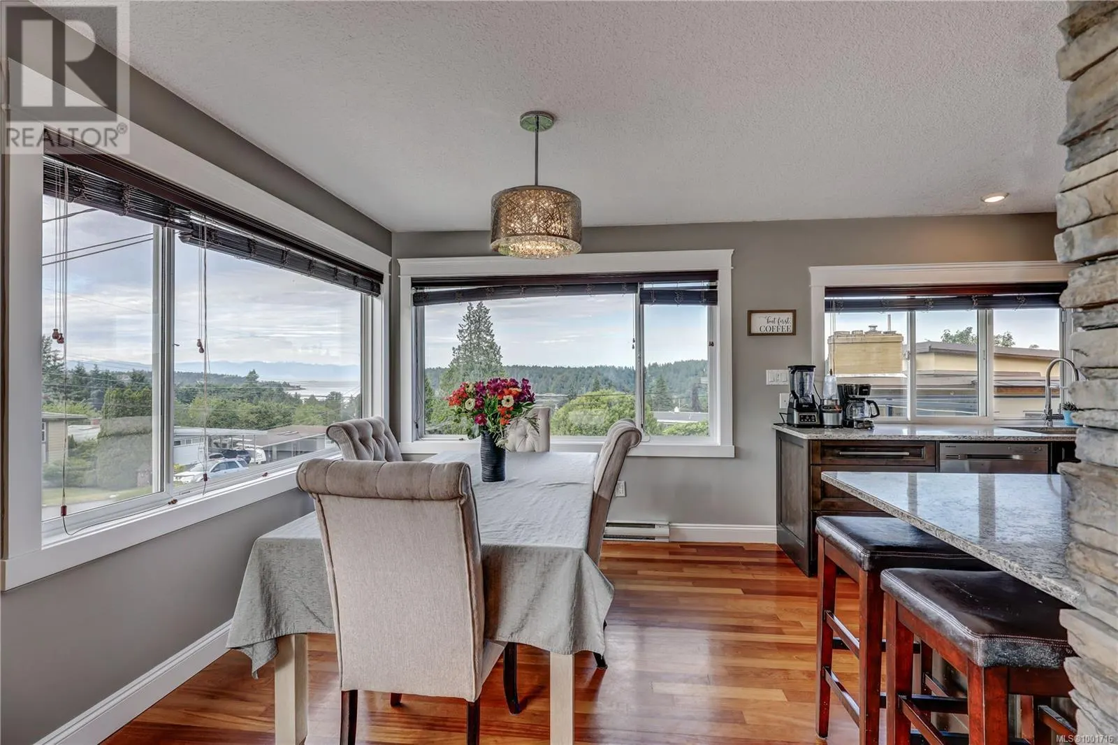 985 Malaspina Cres