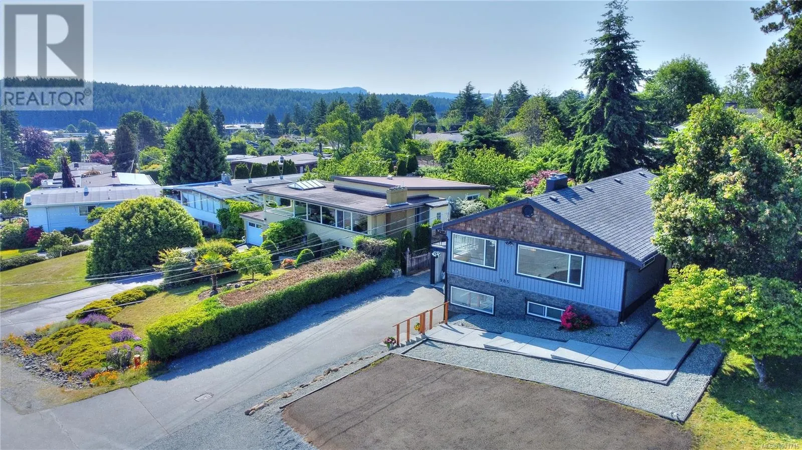 985 Malaspina Cres