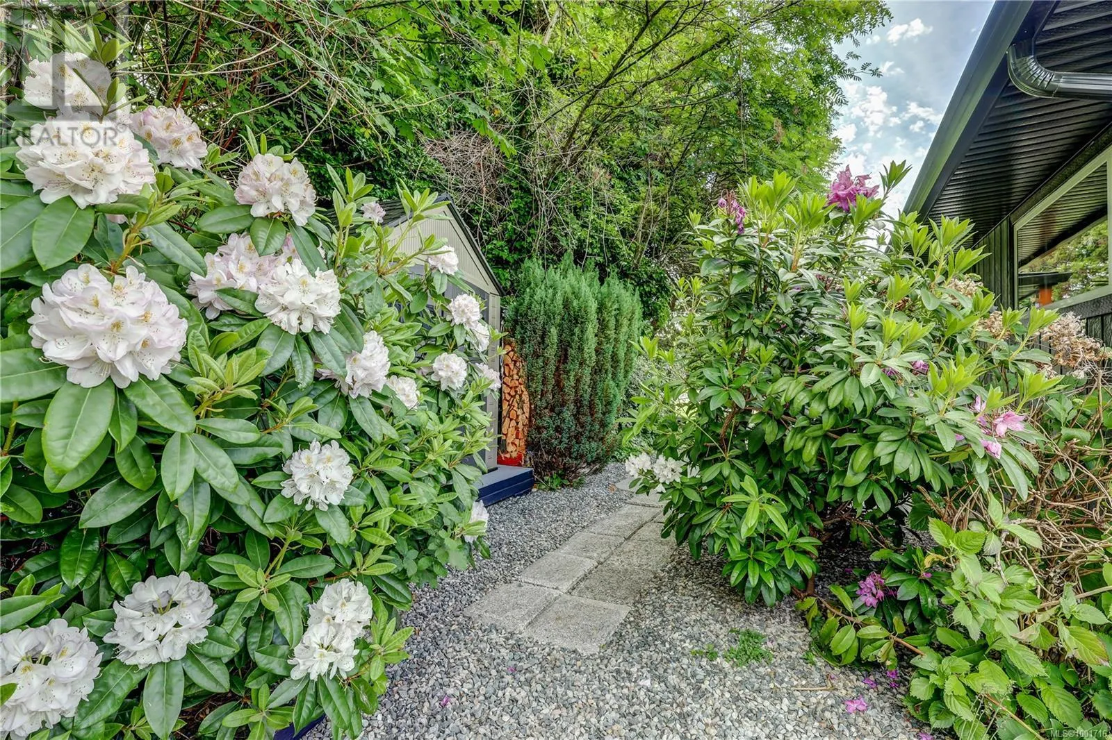 985 Malaspina Cres