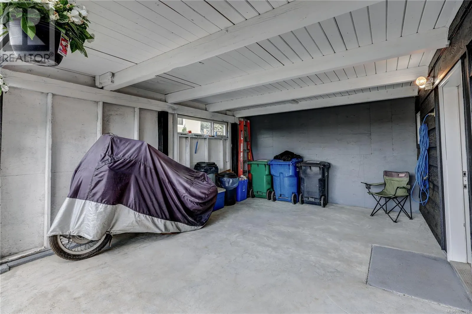 985 Malaspina Cres