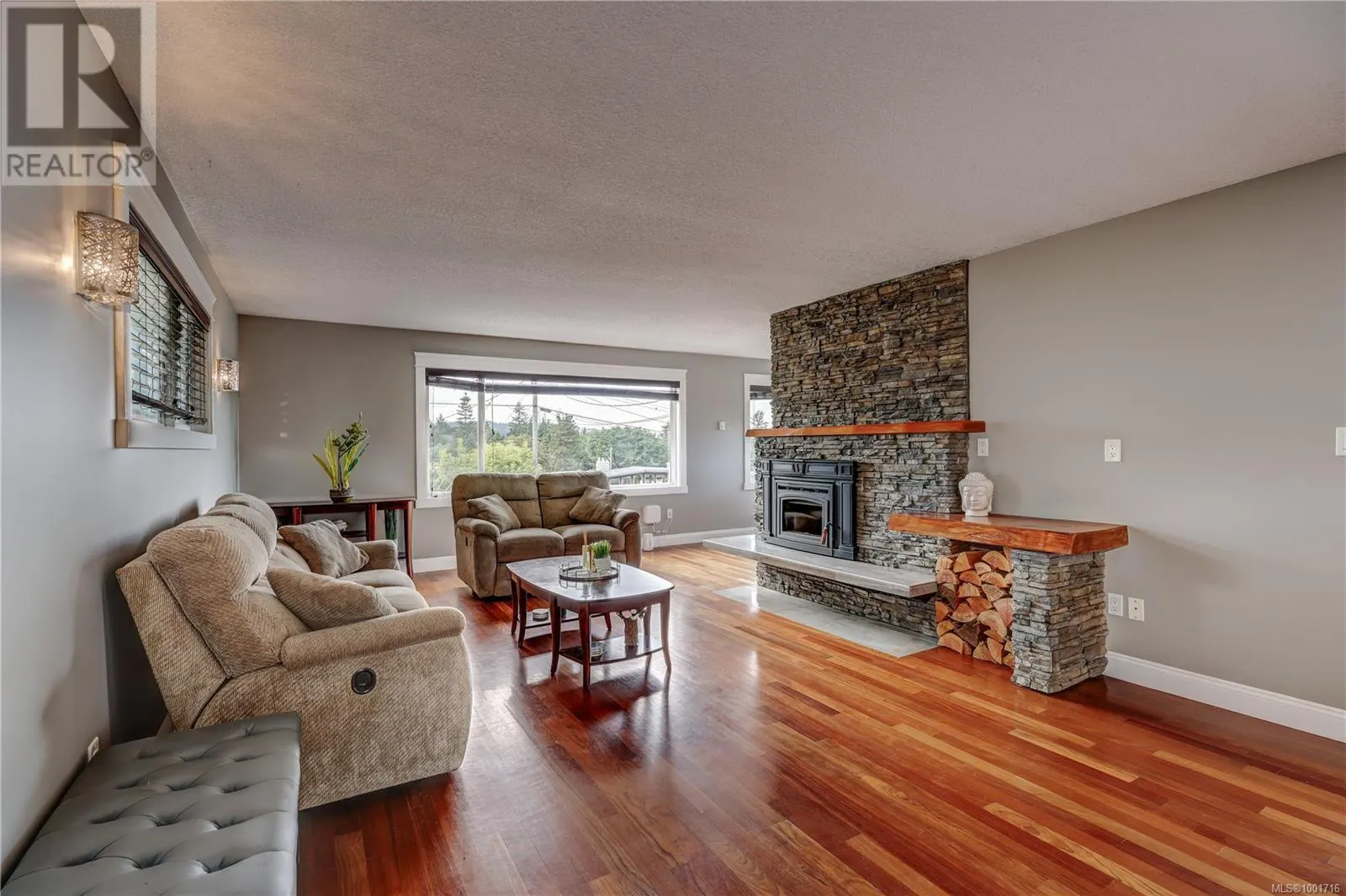 985 Malaspina Cres