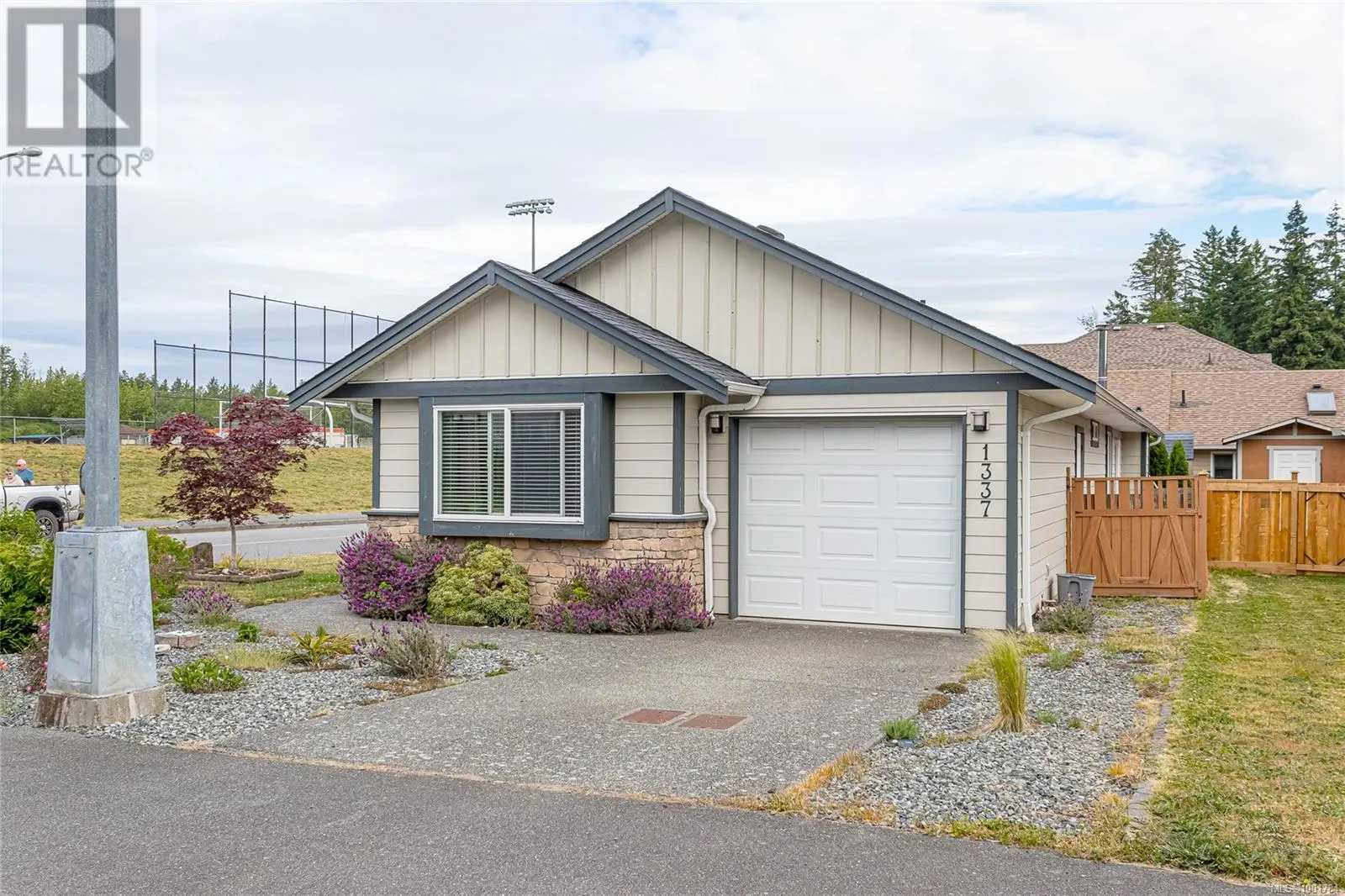 1337 4th Ave