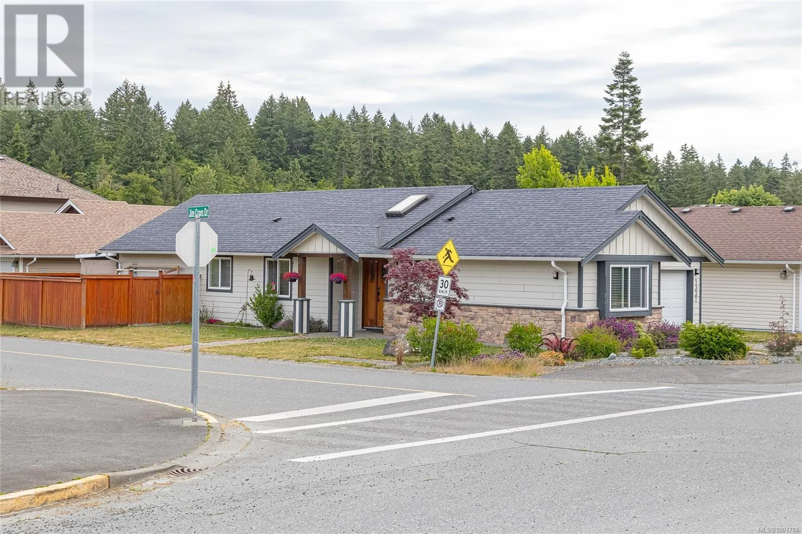 1337 4th Ave
