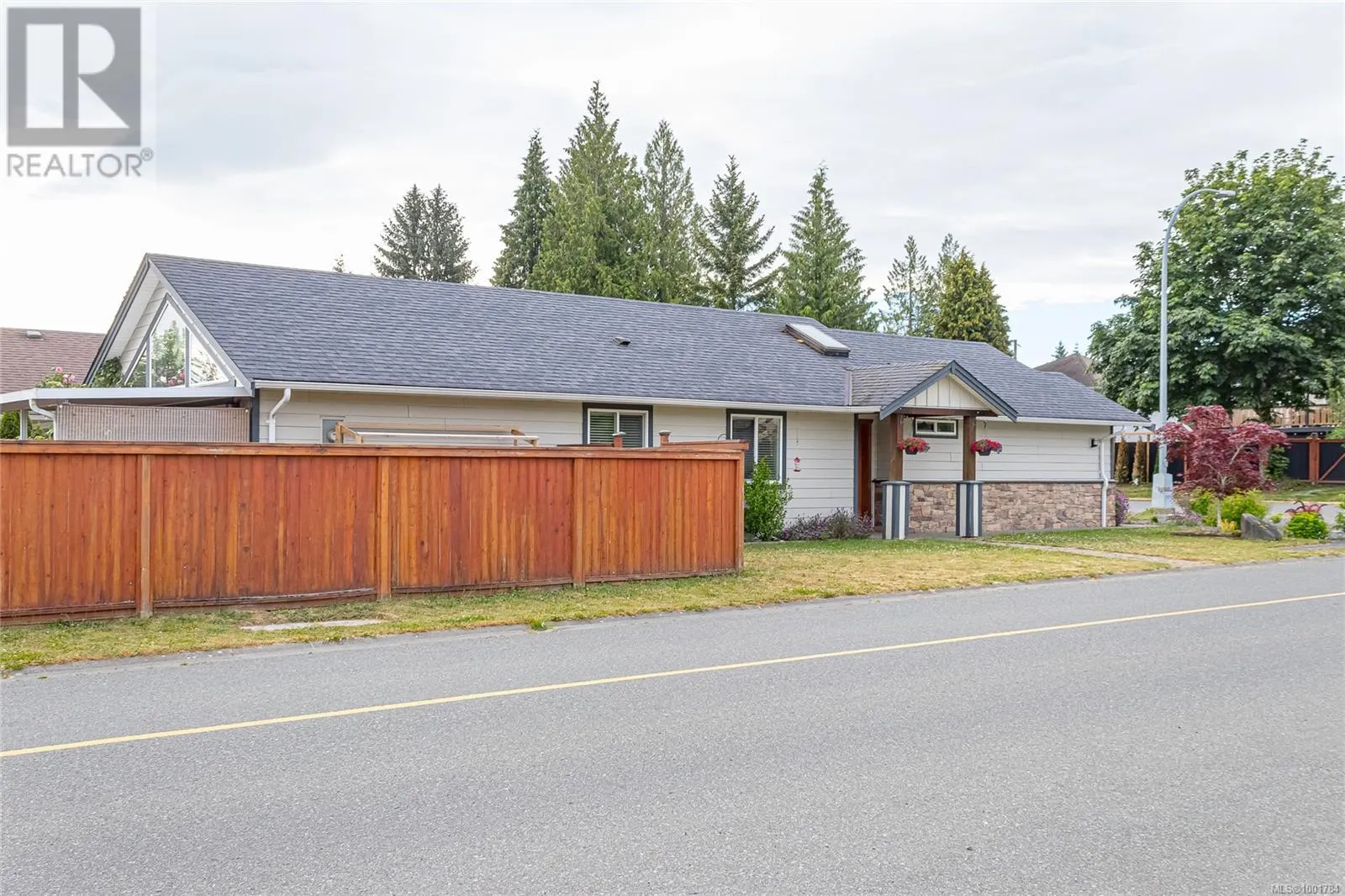 1337 4th Ave
