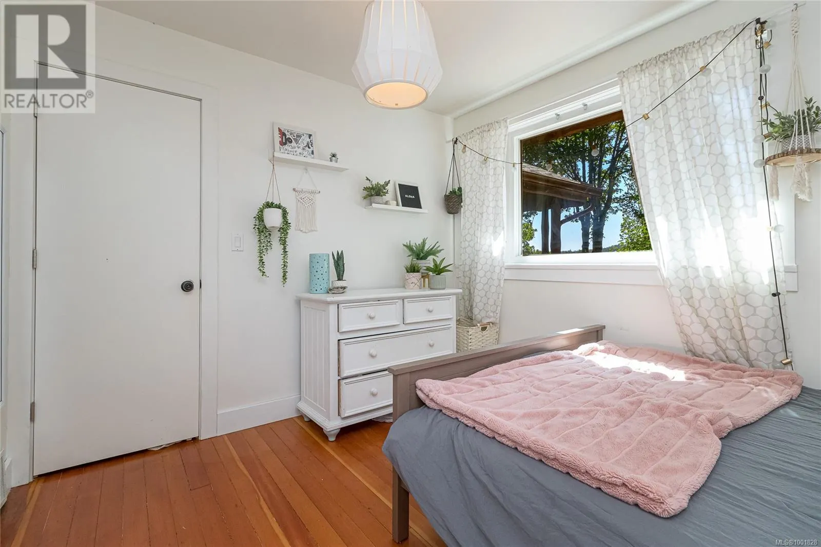 5168 Santa Clara Ave