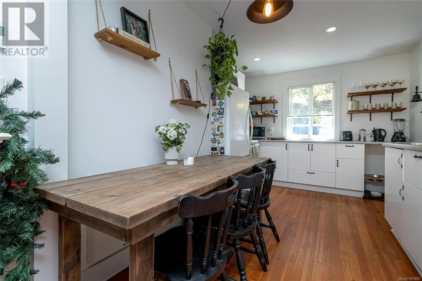 5168 Santa Clara Ave
