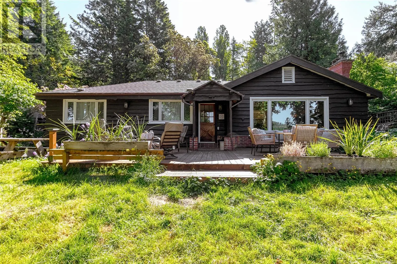 5168 Santa Clara Ave