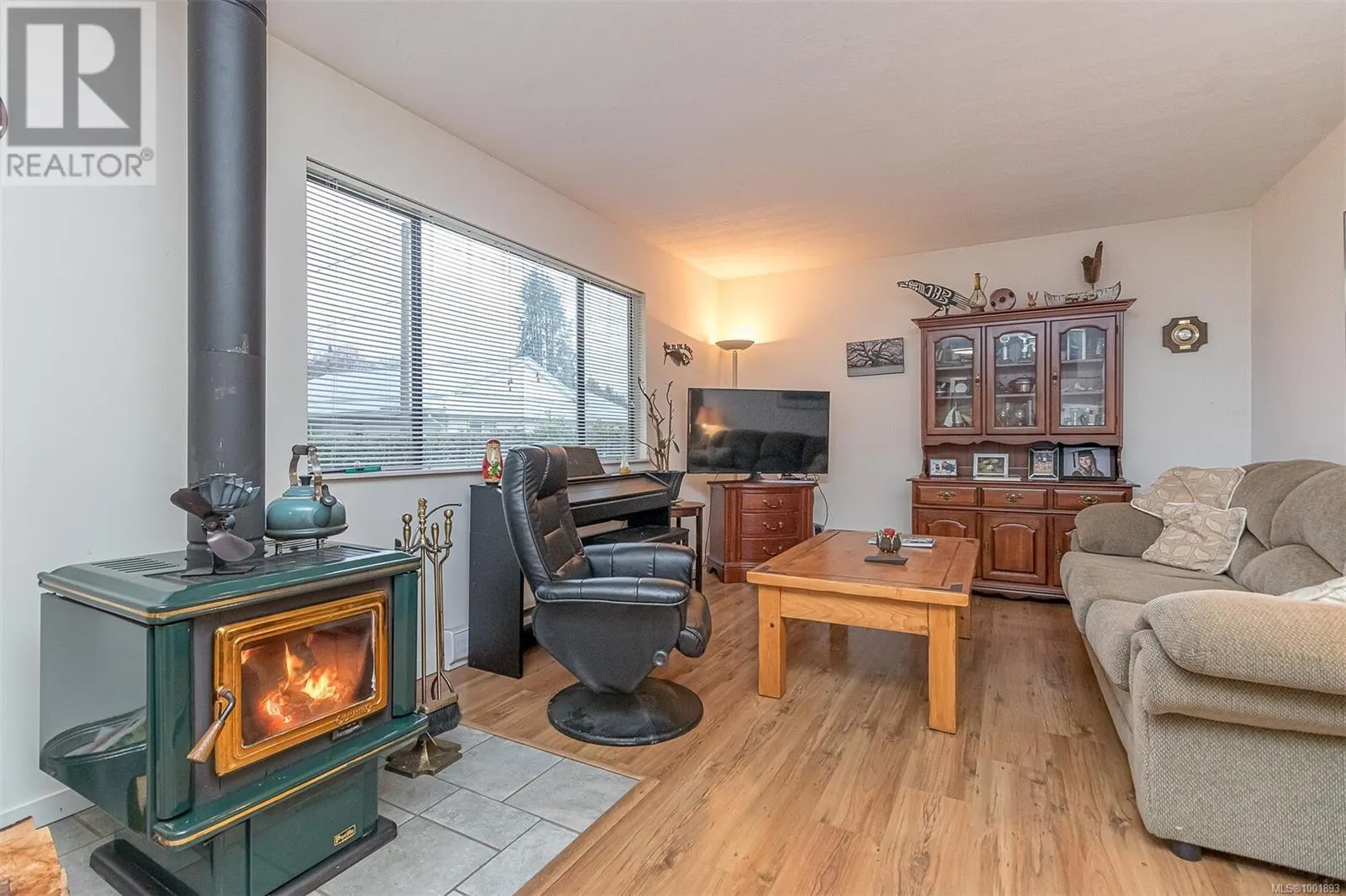 5580 Island Hwy W