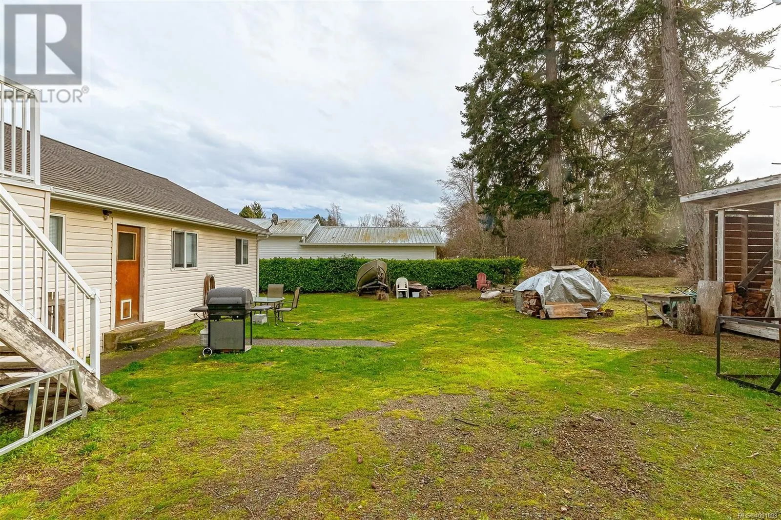 5580 Island Hwy W