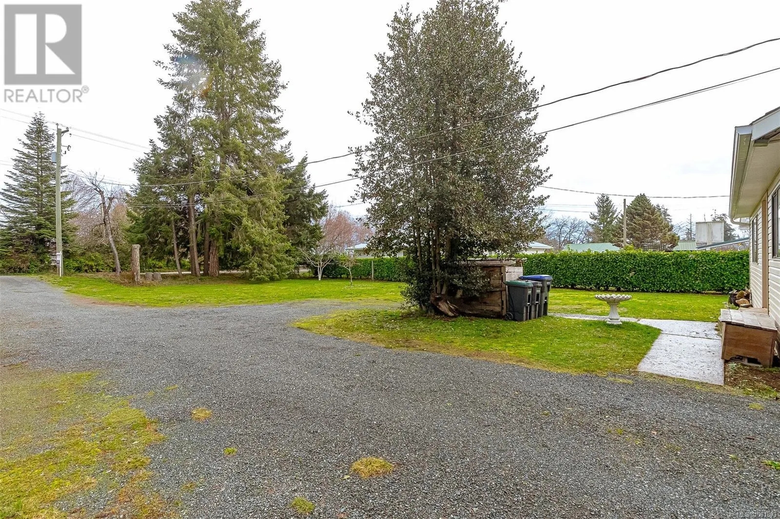 5580 Island Hwy W