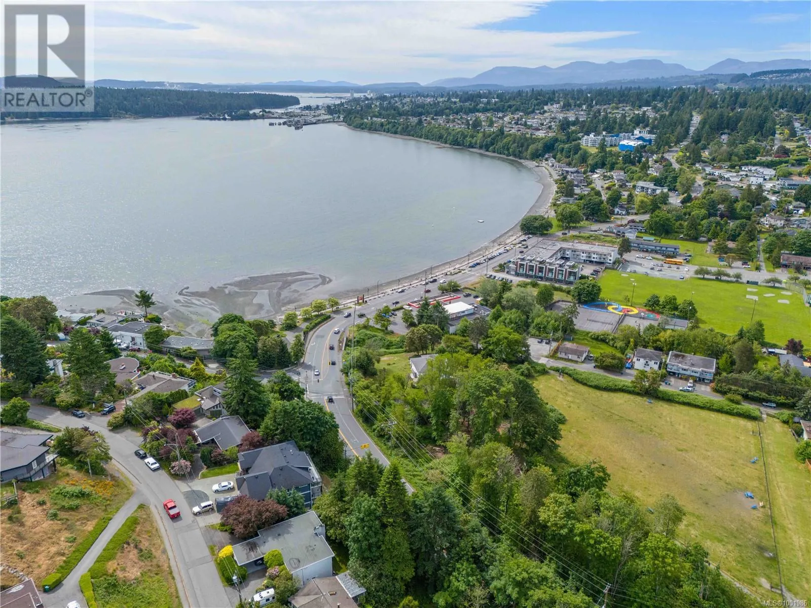 213 2815 Departure Bay Rd