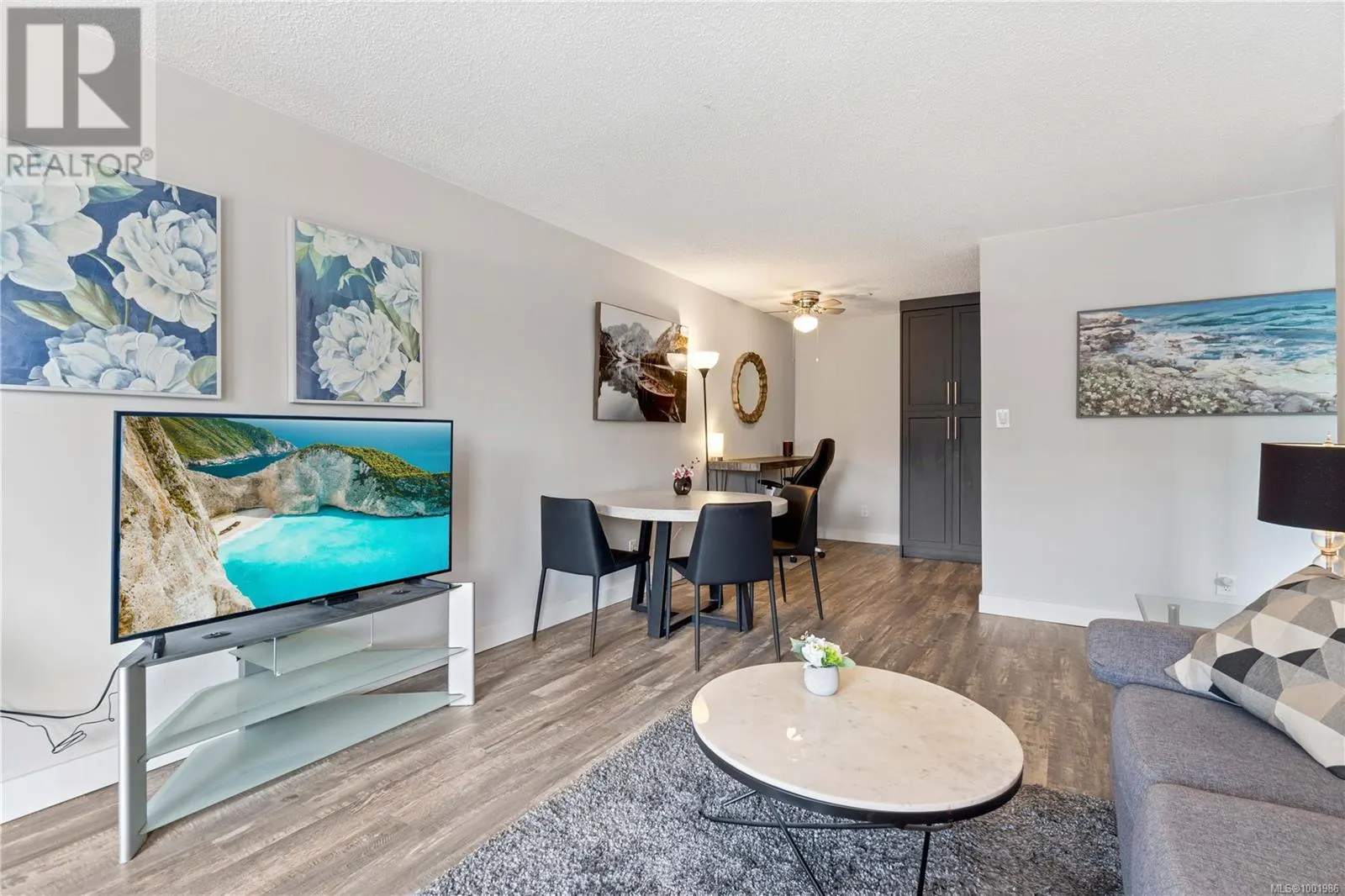 213 2815 Departure Bay Rd