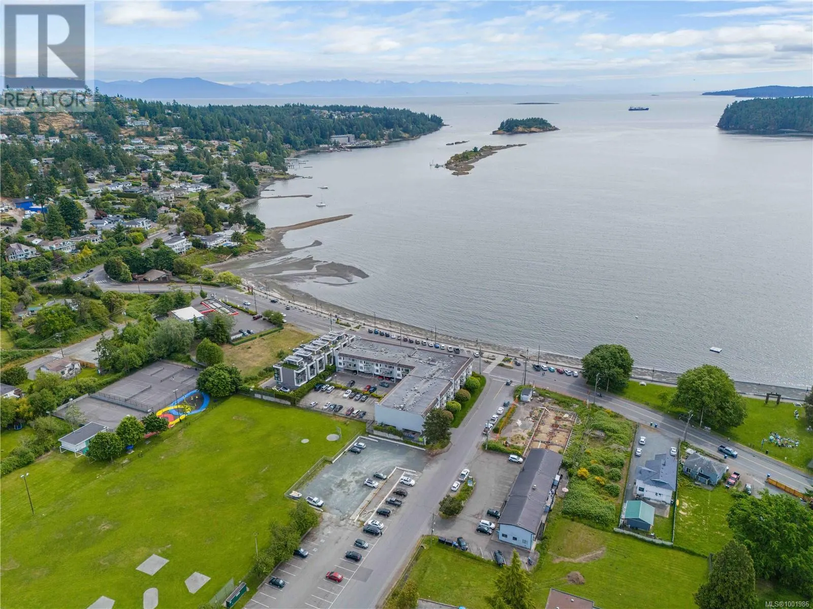 213 2815 Departure Bay Rd