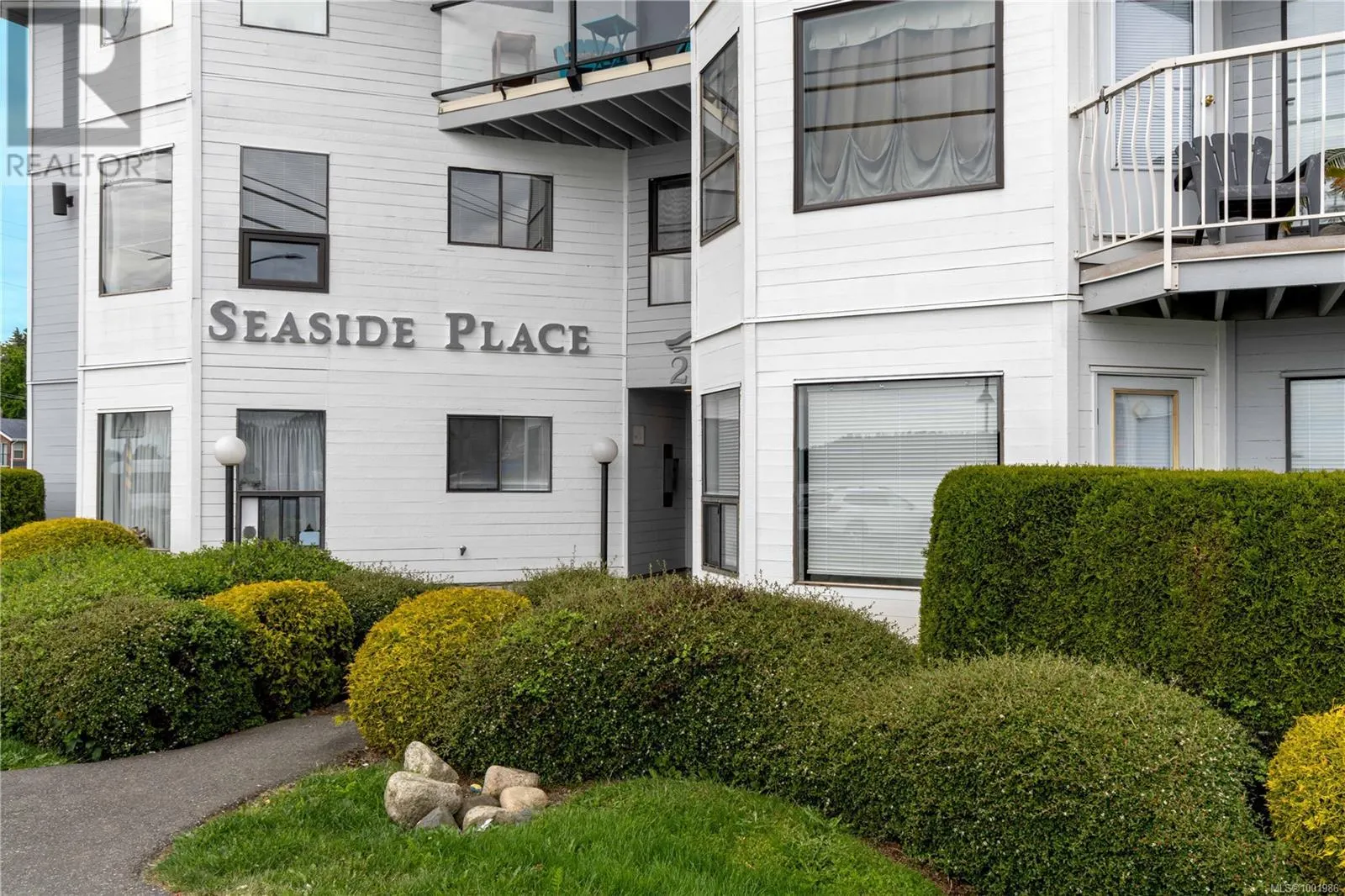 213 2815 Departure Bay Rd