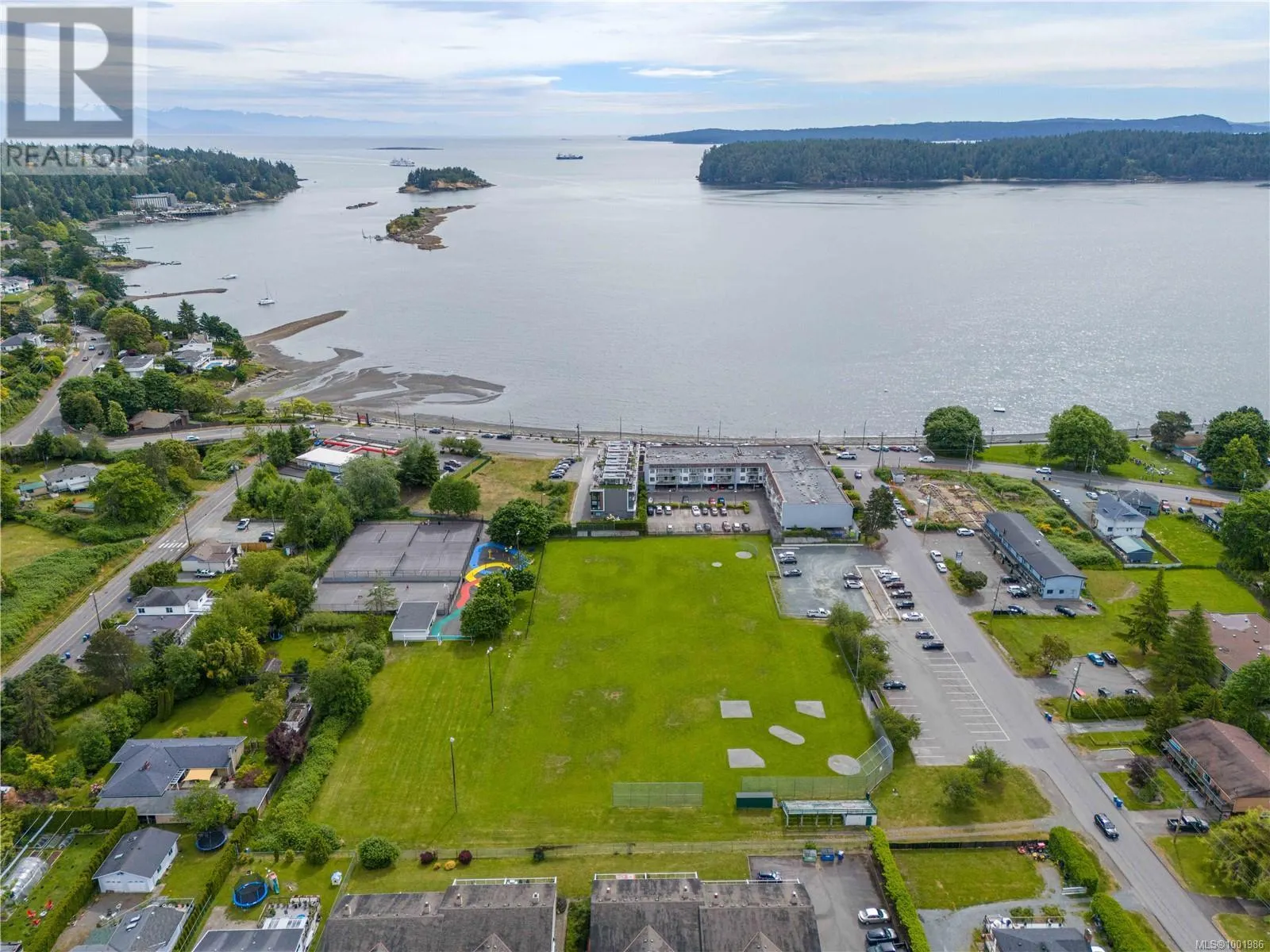 213 2815 Departure Bay Rd