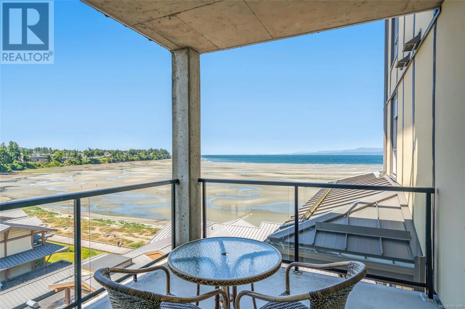 801/802B 181 Beachside Dr