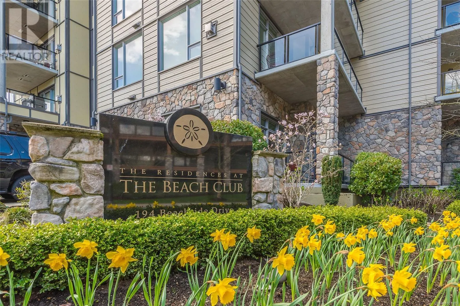 801/802B 181 Beachside Dr
