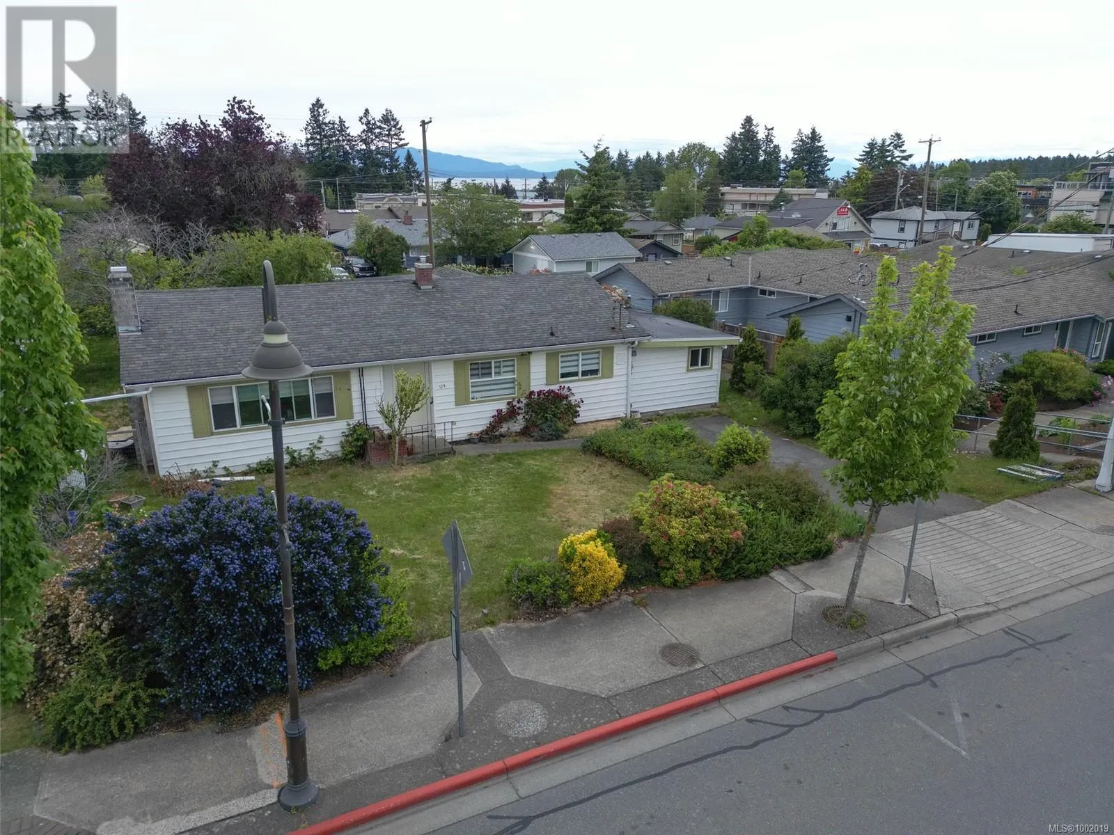 129 Jensen Ave E