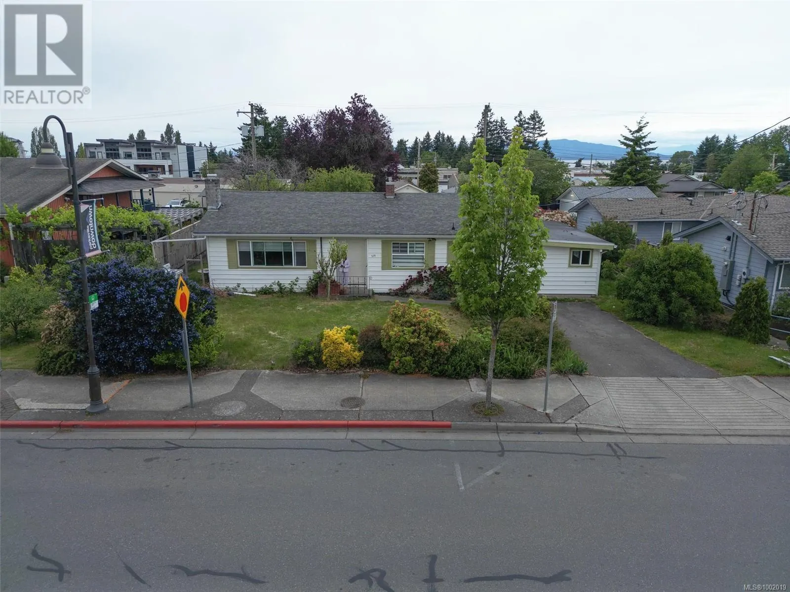 129 Jensen Ave E