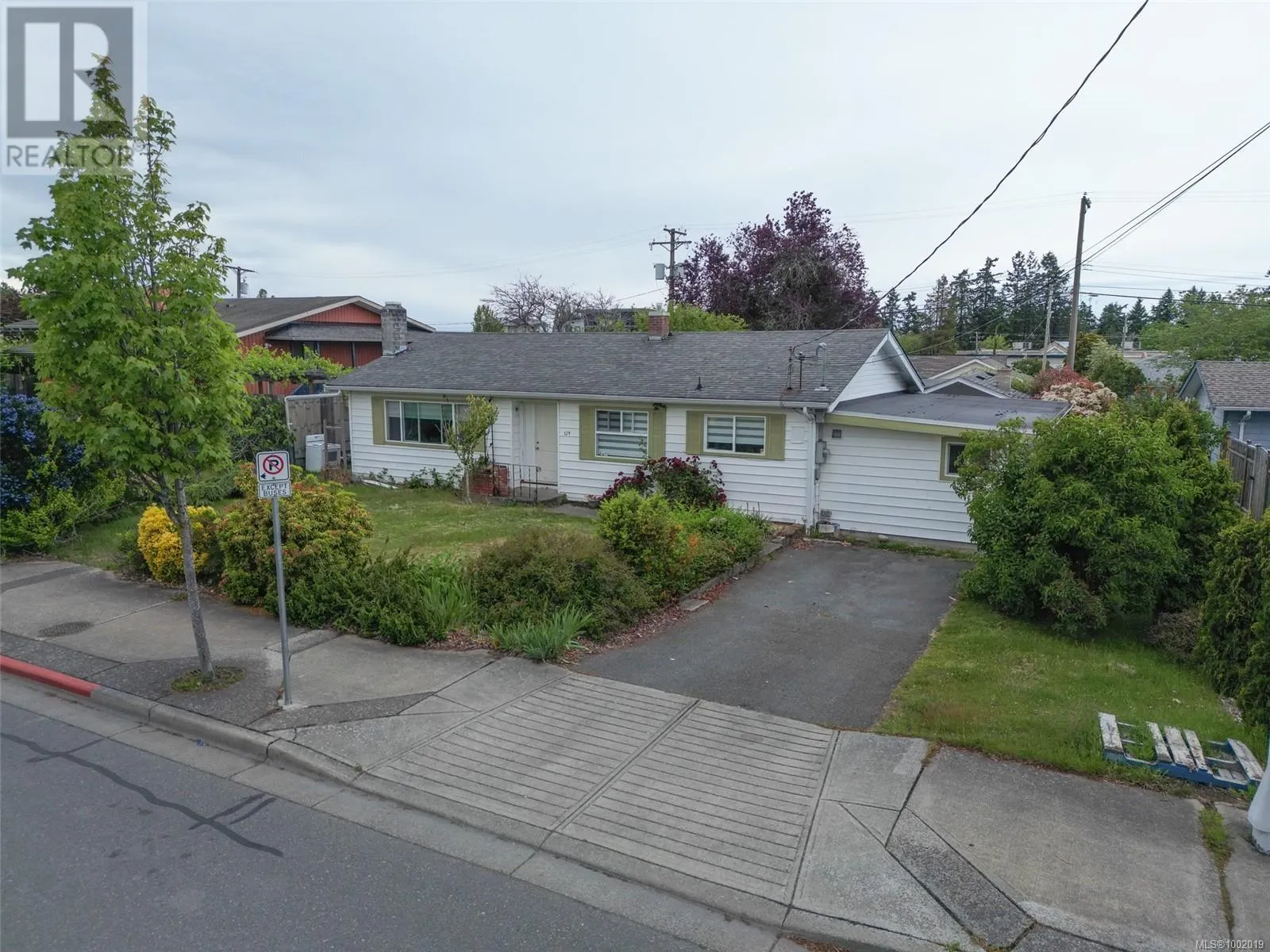 129 Jensen Ave E