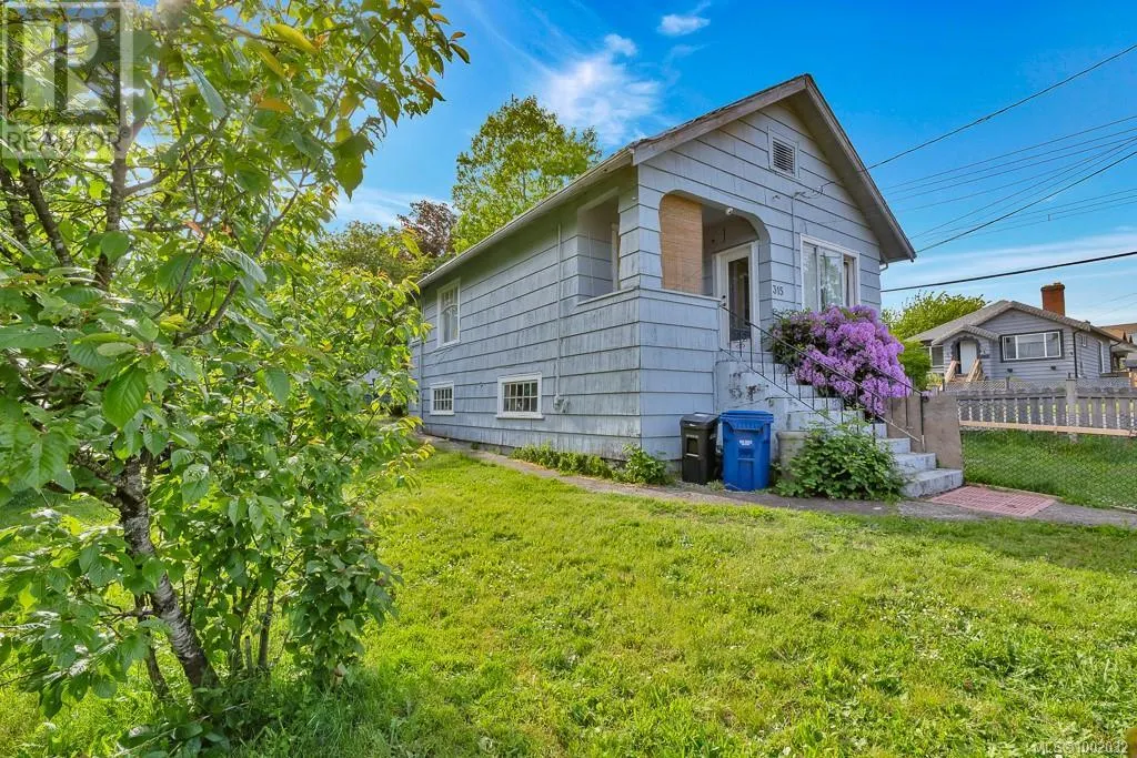311, 307,315 Holly Ave