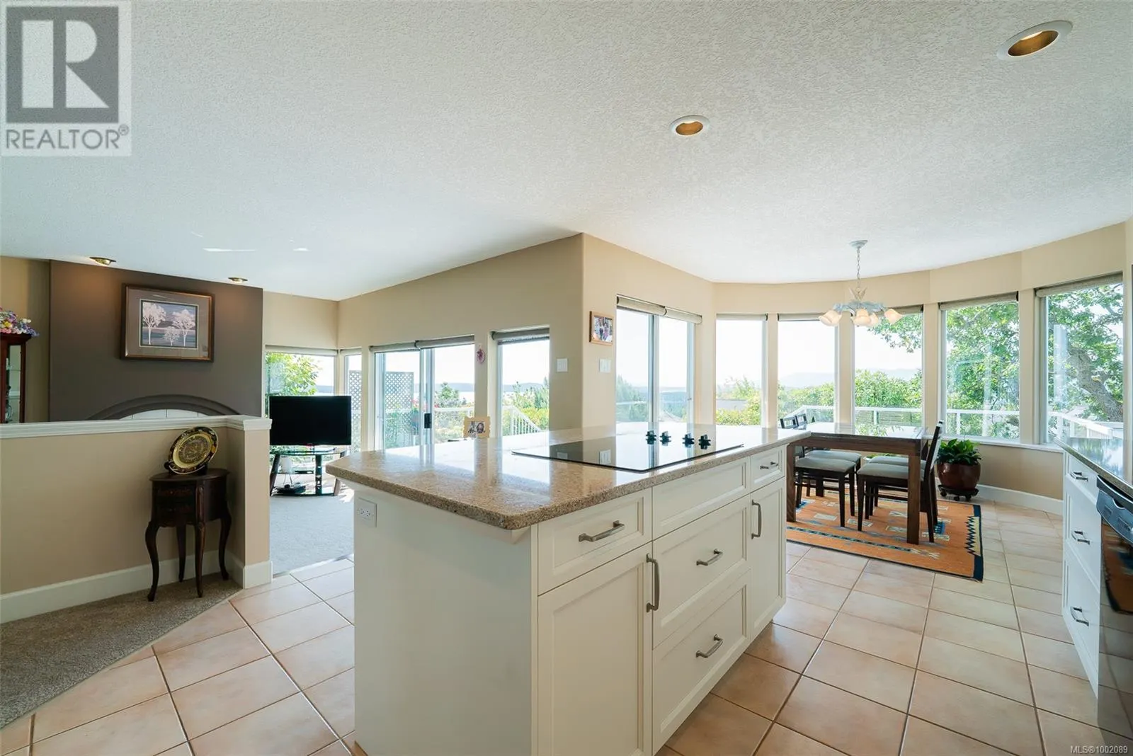 3689 Glen Oaks Dr