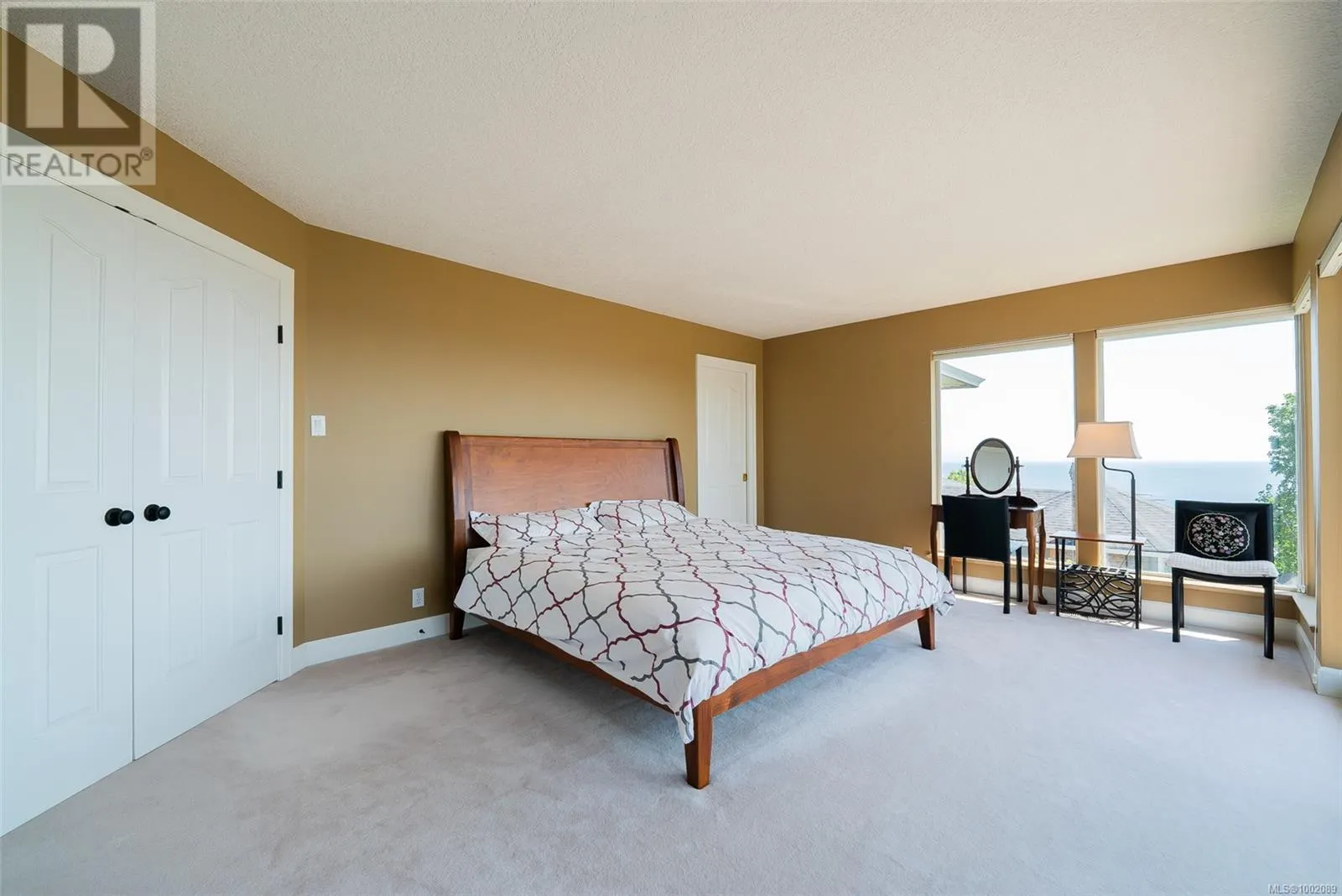 3689 Glen Oaks Dr