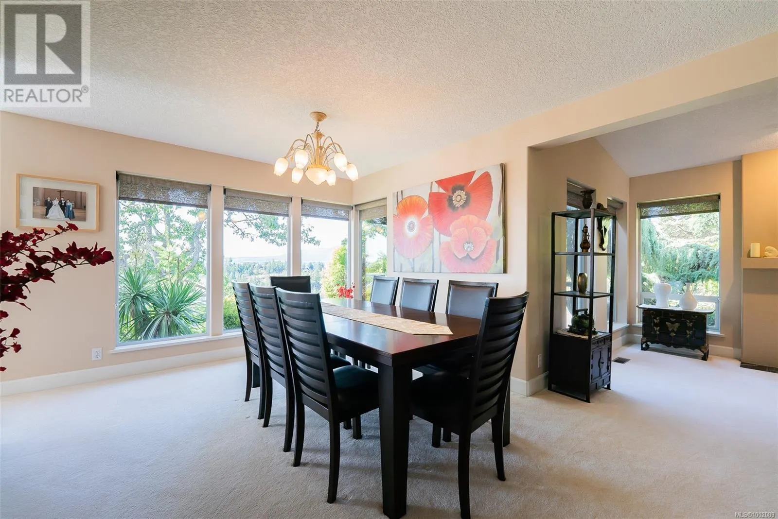 3689 Glen Oaks Dr