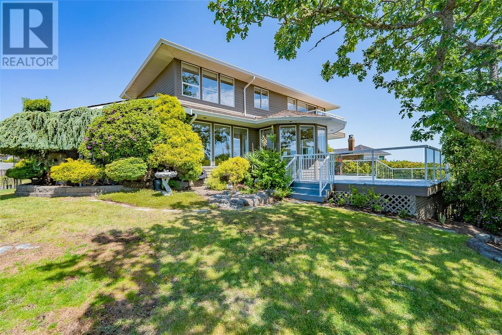 3689 Glen Oaks Dr