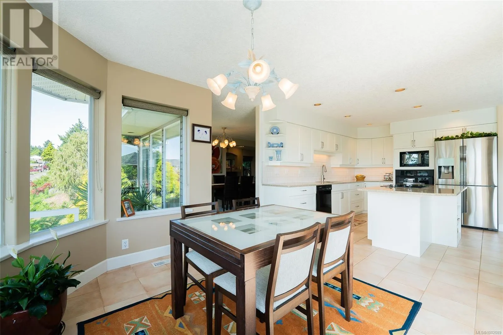 3689 Glen Oaks Dr