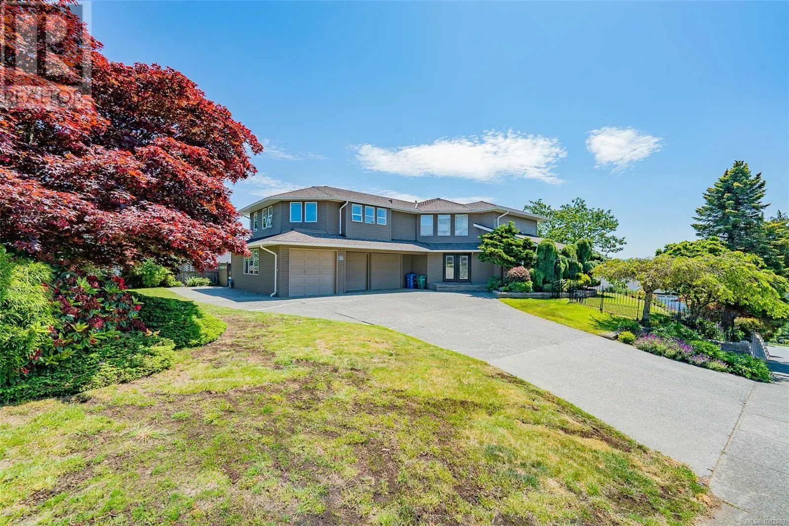 3689 Glen Oaks Dr