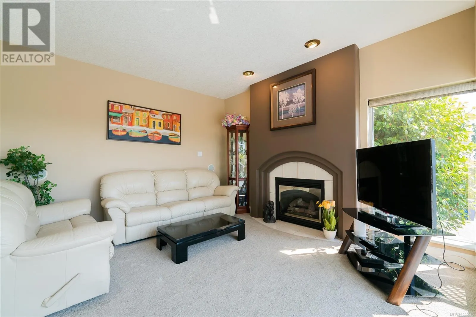 3689 Glen Oaks Dr