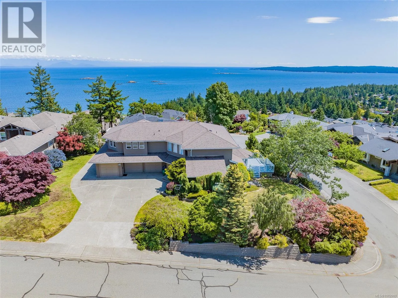 3689 Glen Oaks Dr
