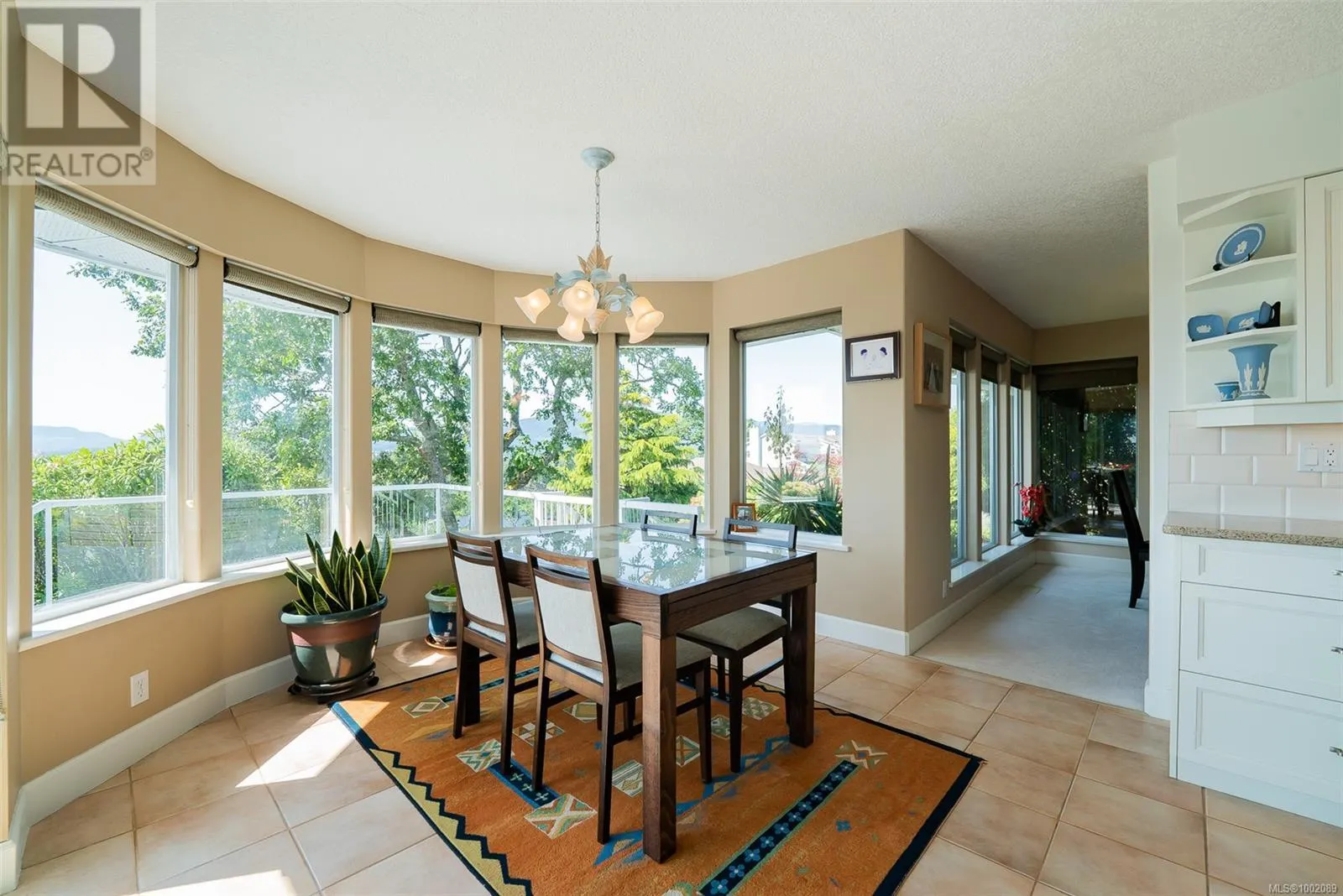 3689 Glen Oaks Dr