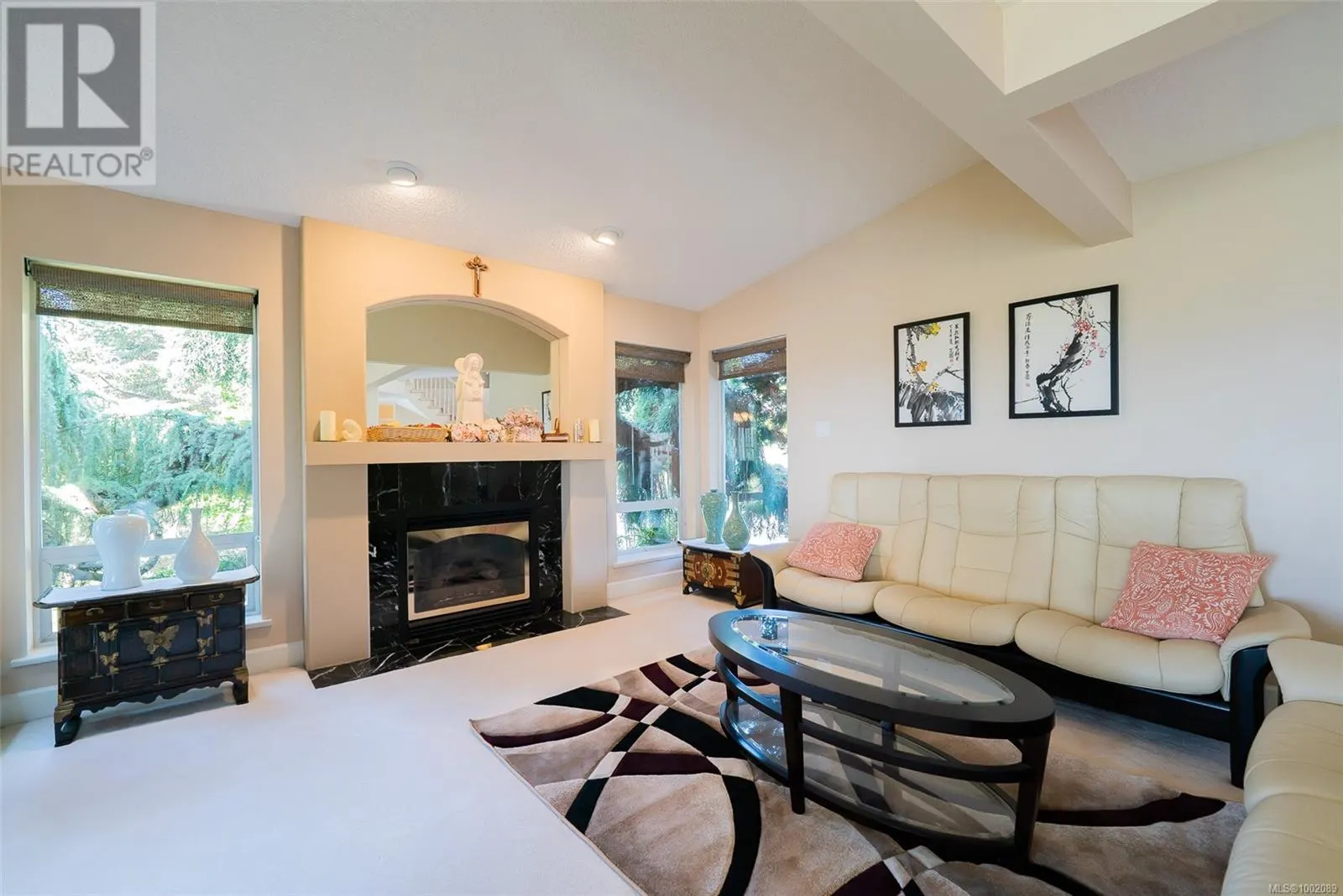 3689 Glen Oaks Dr