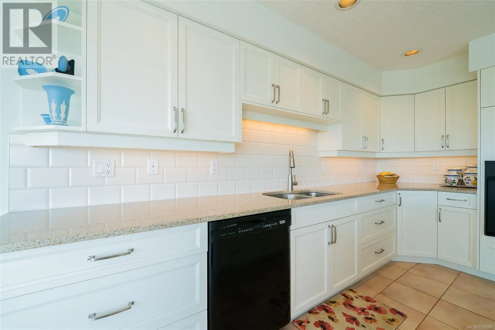 3689 Glen Oaks Dr