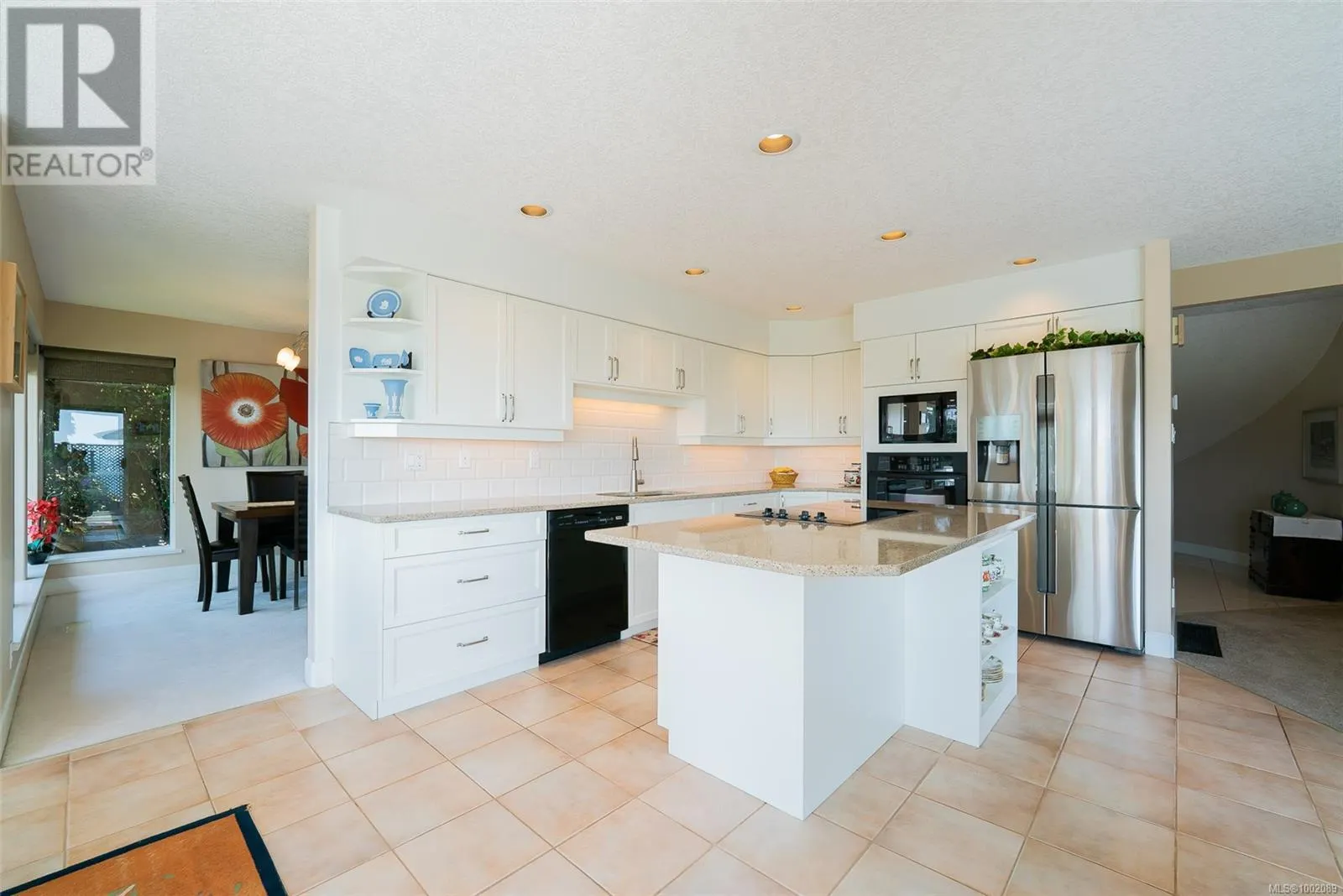 3689 Glen Oaks Dr