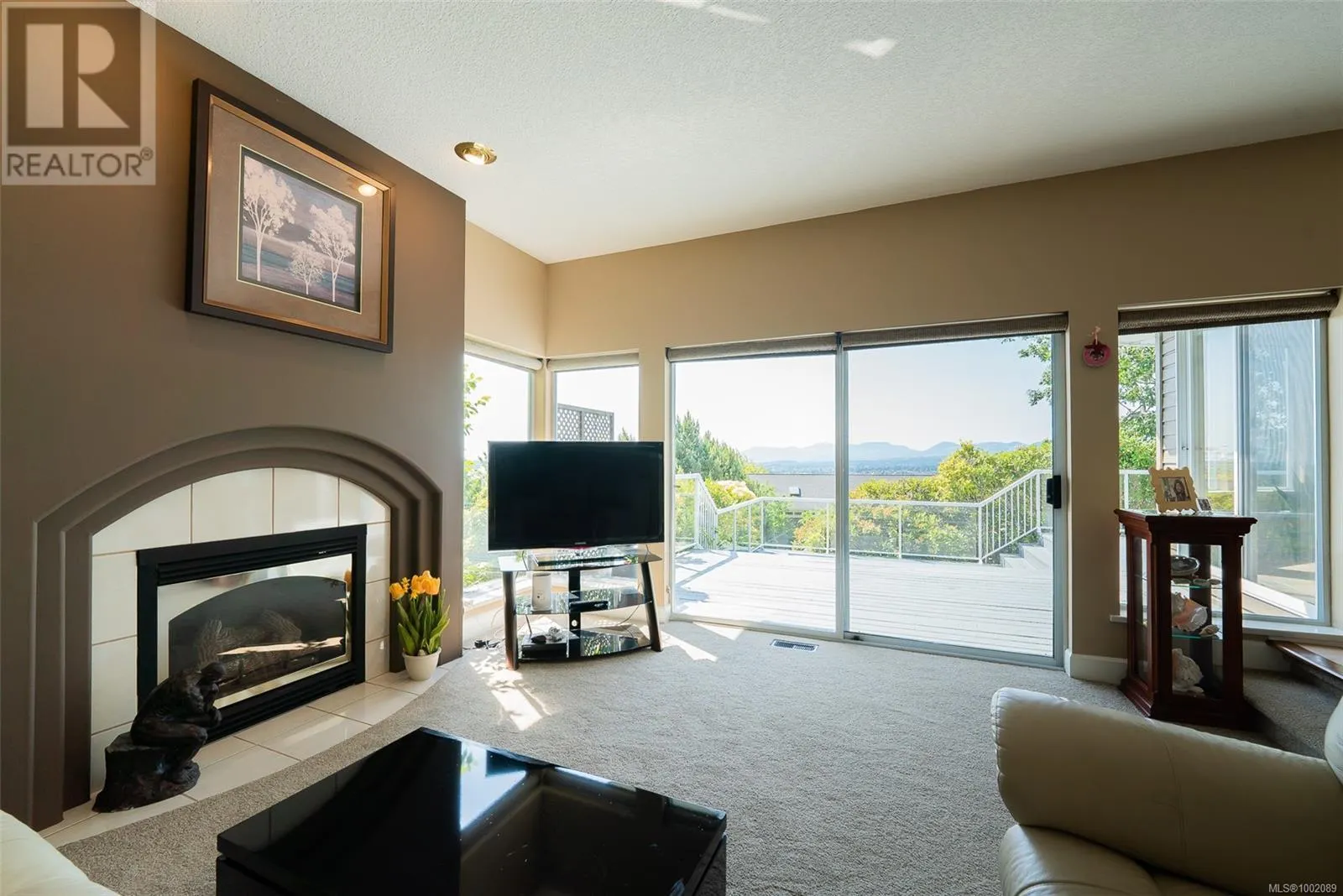 3689 Glen Oaks Dr