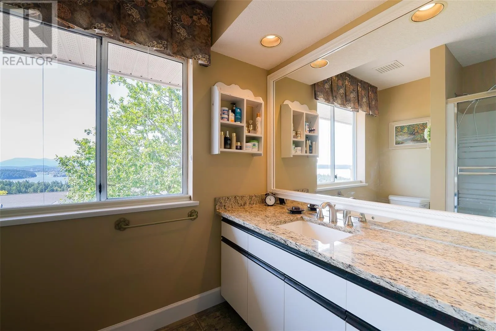 3689 Glen Oaks Dr