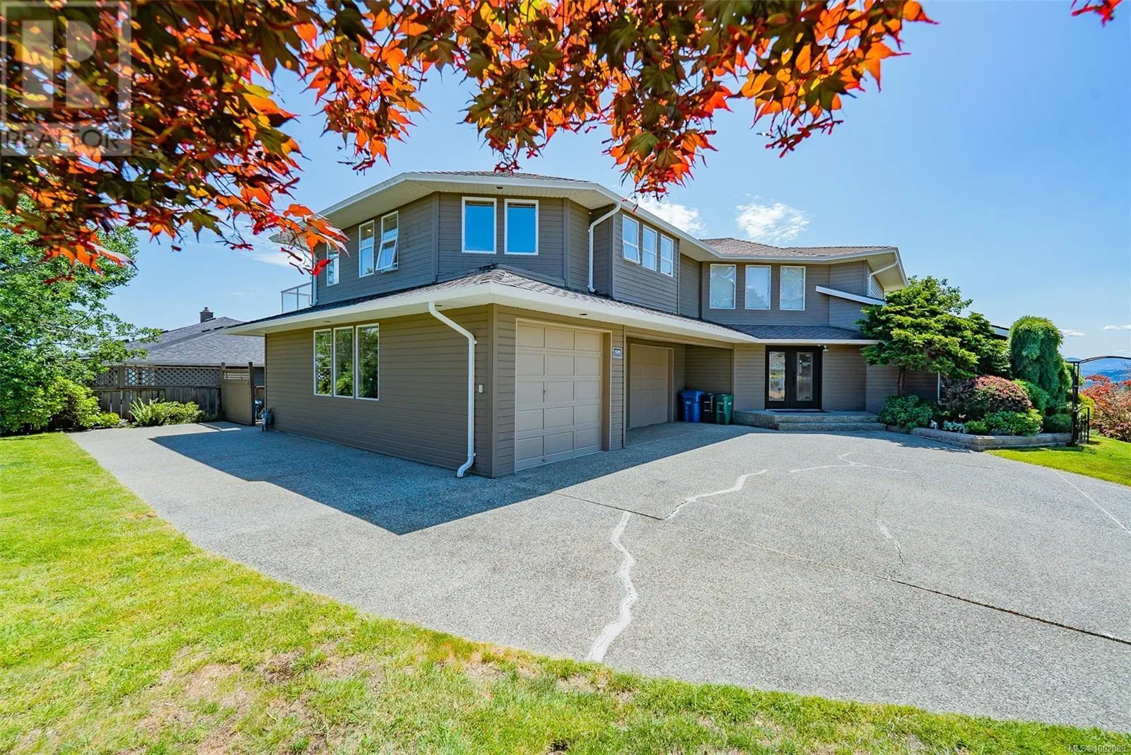 3689 Glen Oaks Dr