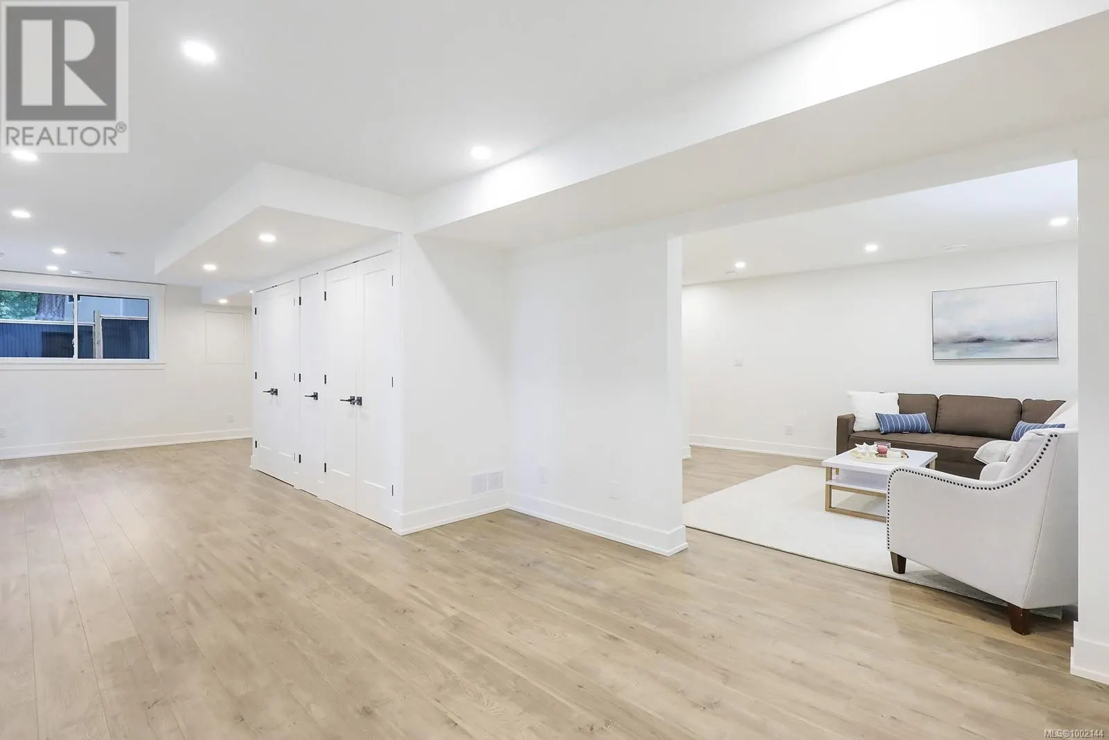 177 Sunningdale Rd E