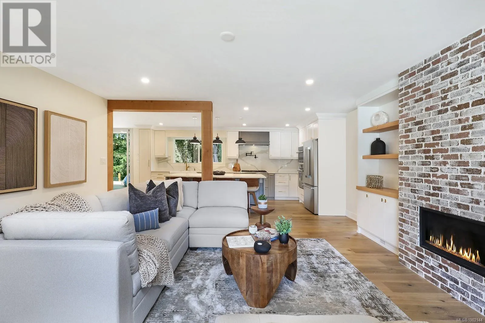 177 Sunningdale Rd E